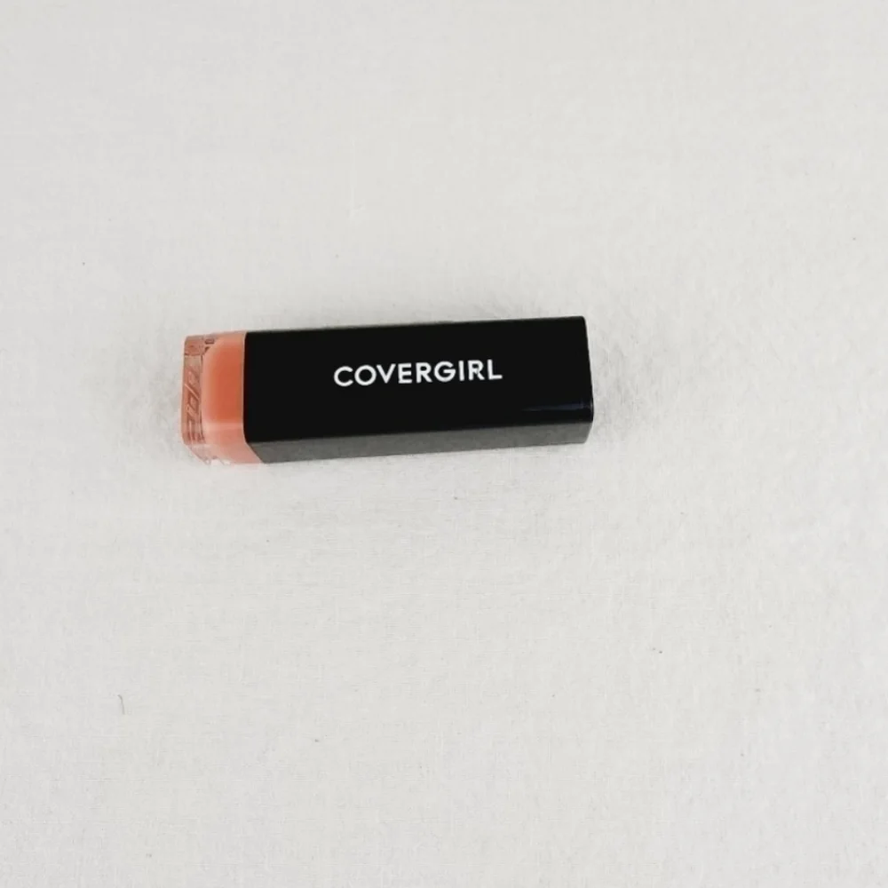 3 FOR $15 💟💟 Covergirl colorlicious lipstick Shade 240 caramel kiss